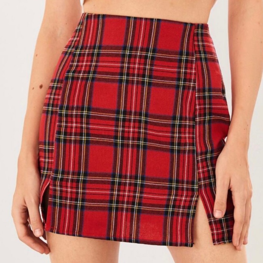 Plaid mini skirt with high slits